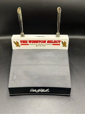 Goodwrench Winston Select 1995 DALE EARNHARDT Limited Edition Base Bank Display